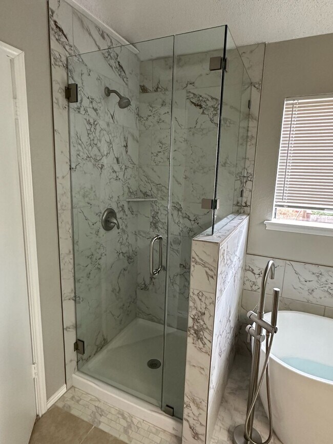 Building Photo - 3210 Festus Dr