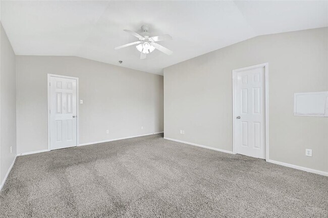 Building Photo - 26418 Richwood Oaks Dr