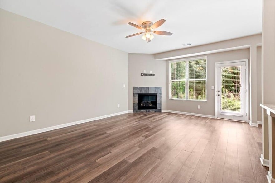 Building Photo - 1010 Valley Rock Dr