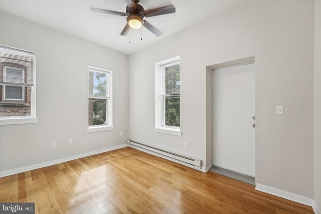 Building Photo - 4300 Chestnut St