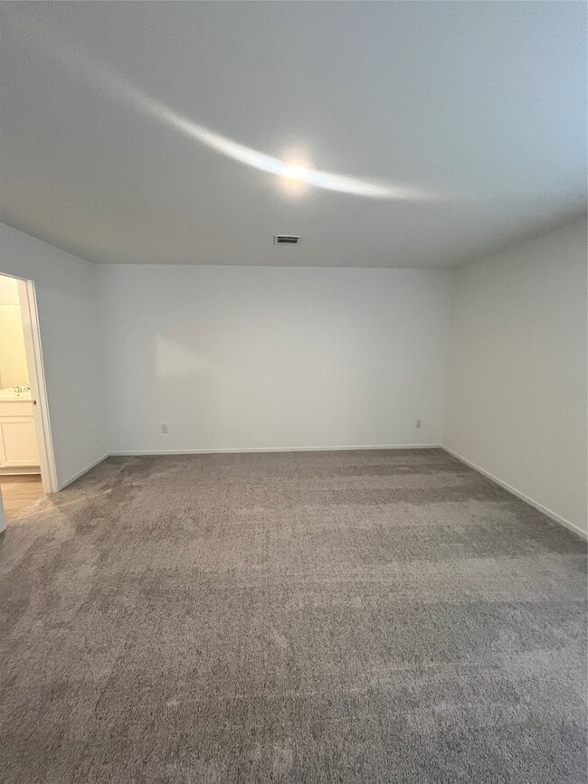 Building Photo - 25431 Birch Hl Dr