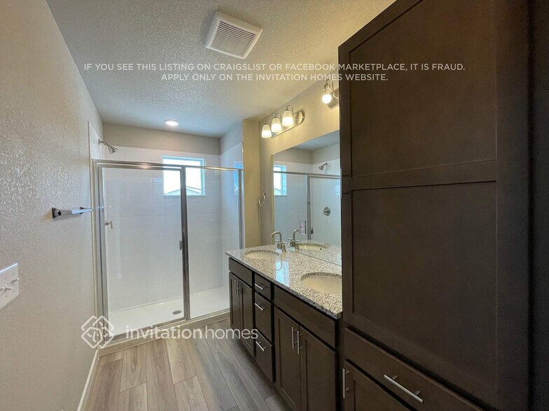 Building Photo - 13583 Arriba Dr