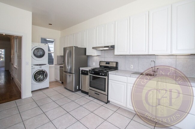 Building Photo - Russian Hill - 3 BR, 1 BA Condo 1,125 Sq. ...