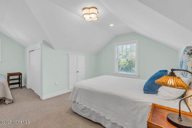 Building Photo - 420 Tuttle Ave
