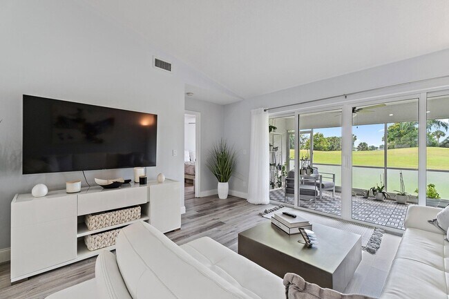 Building Photo - 128 Moccasin Trail S