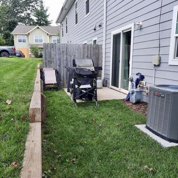 Now fenced in Yard/Patio - 1025 Baldwin Commons Dr