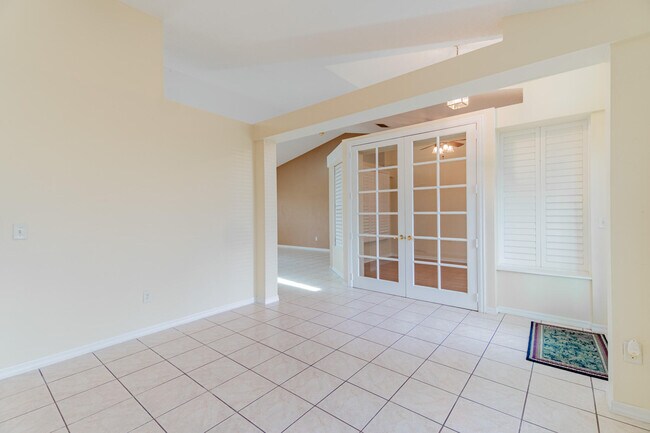 Building Photo - 5593 NW Wesley Rd