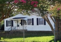 Building Photo - 3313 Downes St