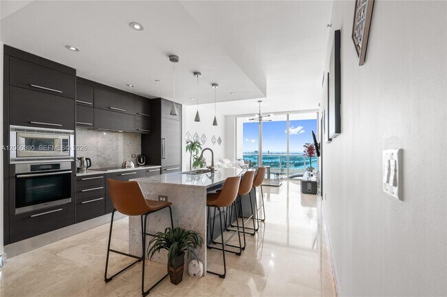 Building Photo - 900 Biscayne Blvd