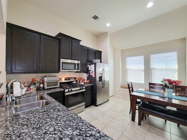 Building Photo - 23603 Villa Lisa Dr