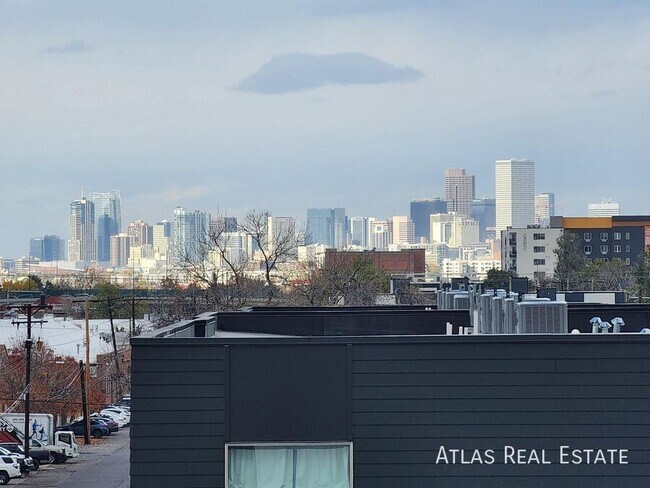 Building Photo - 2640 S Delaware-5