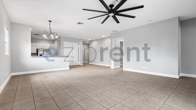 Building Photo - Unit