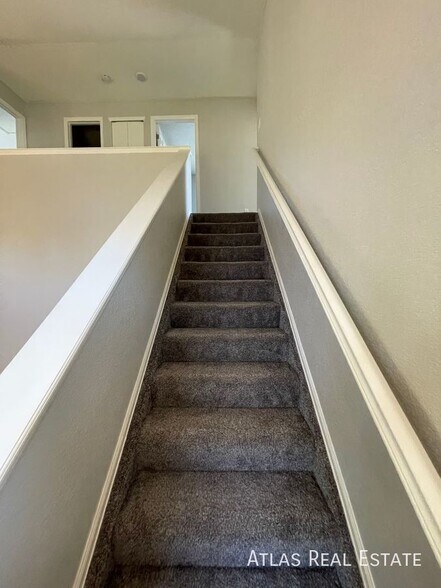 Building Photo - 5045 Sweetgrass Ln