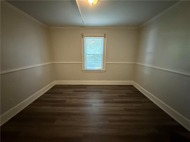 Building Photo - 316 4th St