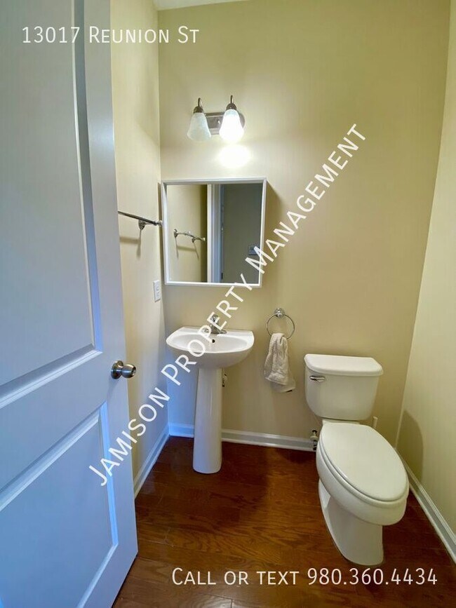 Building Photo - 13017 Reunion St