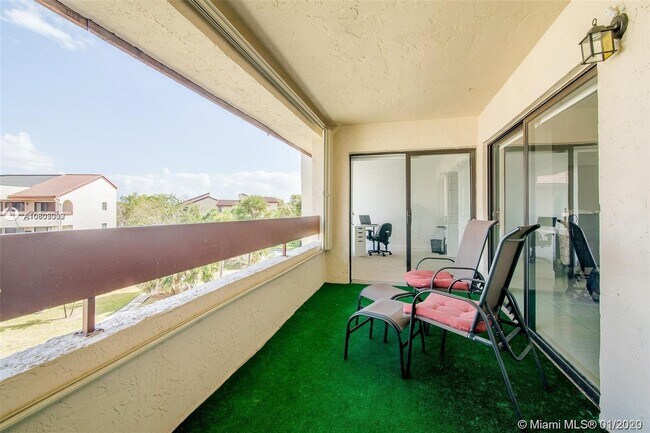 Building Photo - 9030 SW 125th Ave