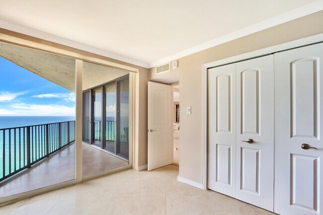 Building Photo - 5420 N Ocean Dr