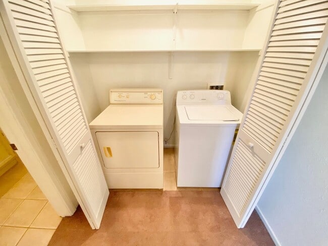 Building Photo - LOVELY 2 BEDROOM, 2 BATHROOM FIRST FLOOR C...