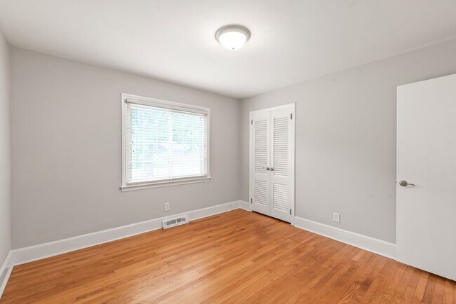 Building Photo - 3 Bedroom Home in South Charlotte