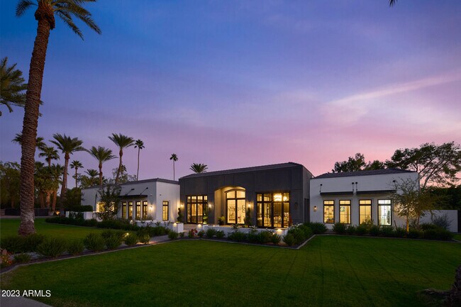 Building Photo - 5617 E Montecito Ave