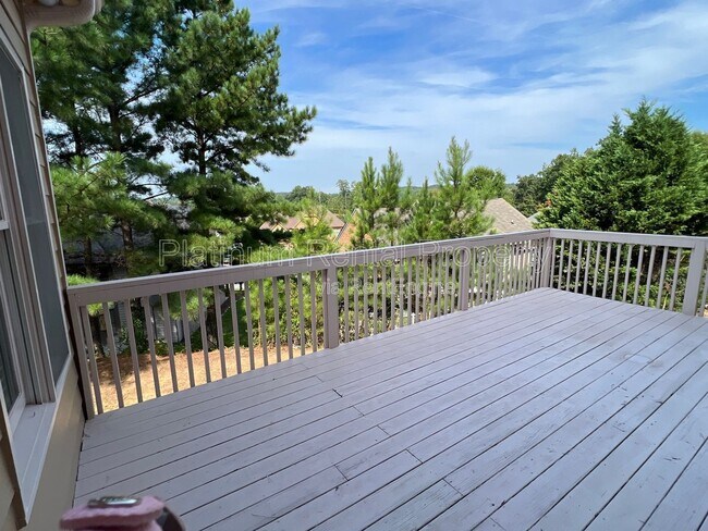 Building Photo - 5520 Viewpoint Ct