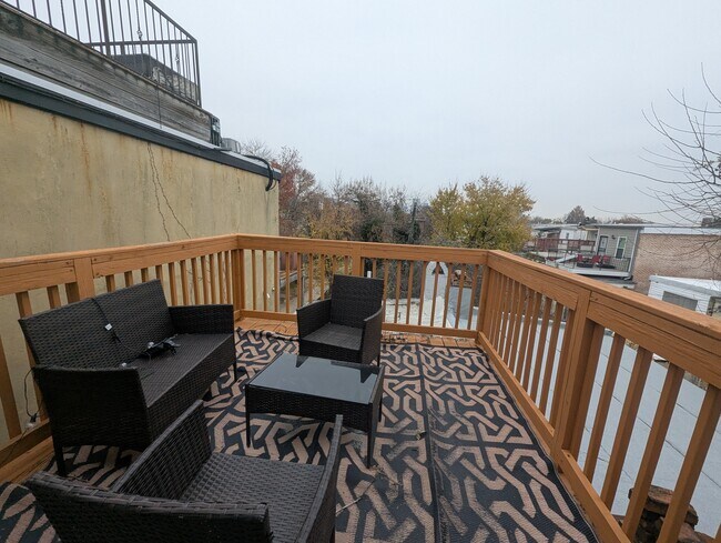 Building Photo - 33 S Calhoun St