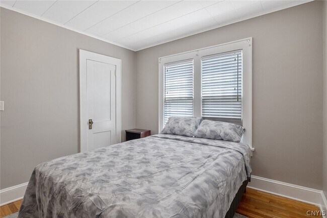 Building Photo - 967 Wadsworth St