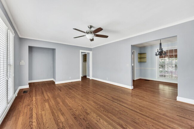 Building Photo - 5040 Stillwood Dr