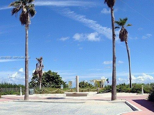 Building Photo - 305 69th St