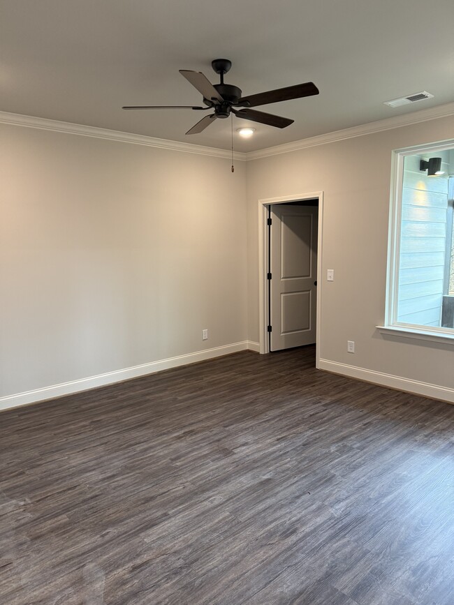 Building Photo - 4419 Lennox Pl