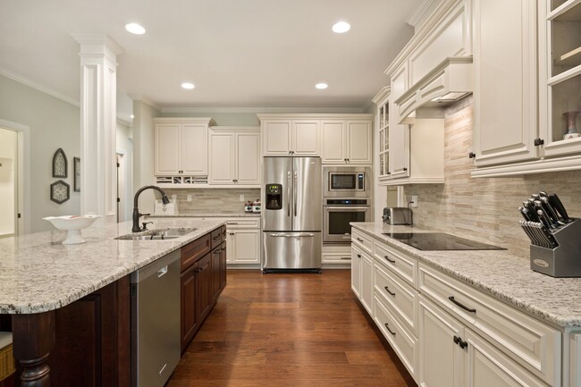 Building Photo - Stunning 4bd/3.5ba Home on Half-Acre Lot J...