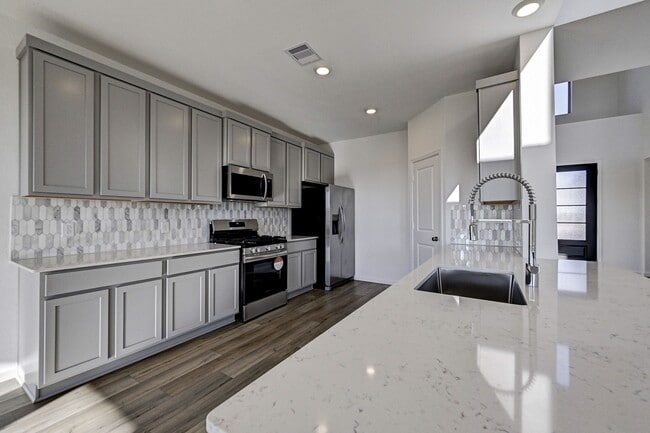 Building Photo - 2605 Mackinac Bay Dr