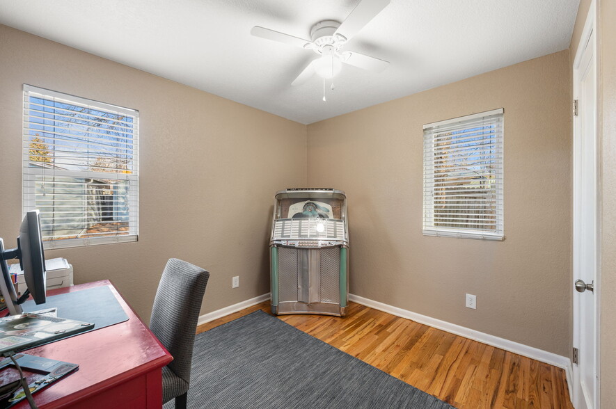 Building Photo - 136 E 5th Ave