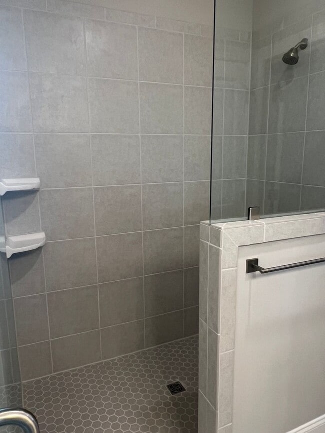 Building Photo - 3 Bedroom Townhouse in Washington Square!-...