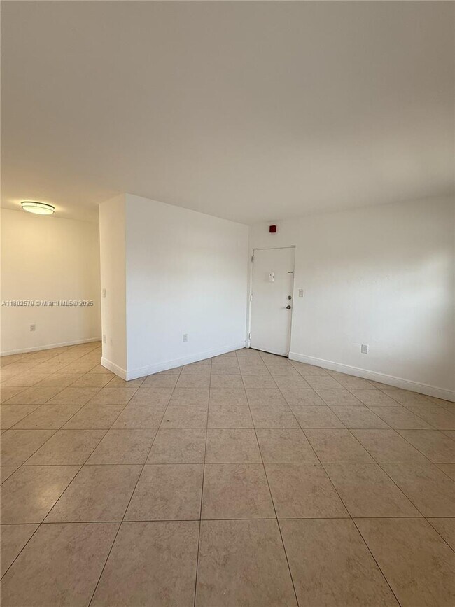 Building Photo - 5165 W Flagler St