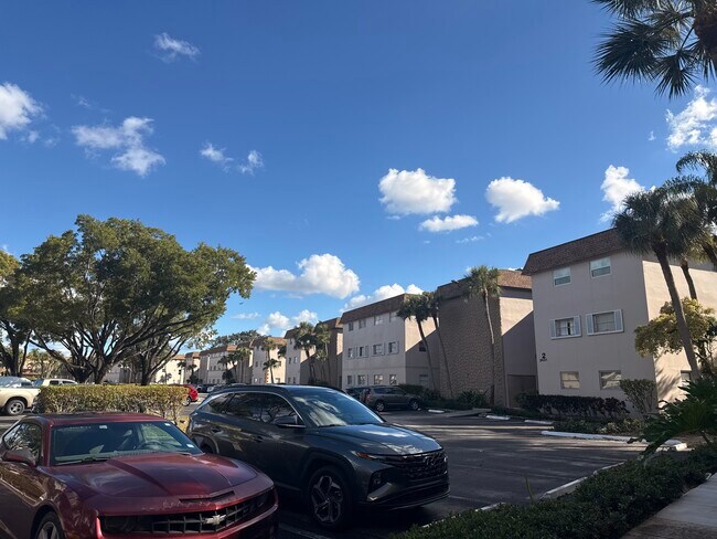 Building Photo - 2441 SW 82nd Ave