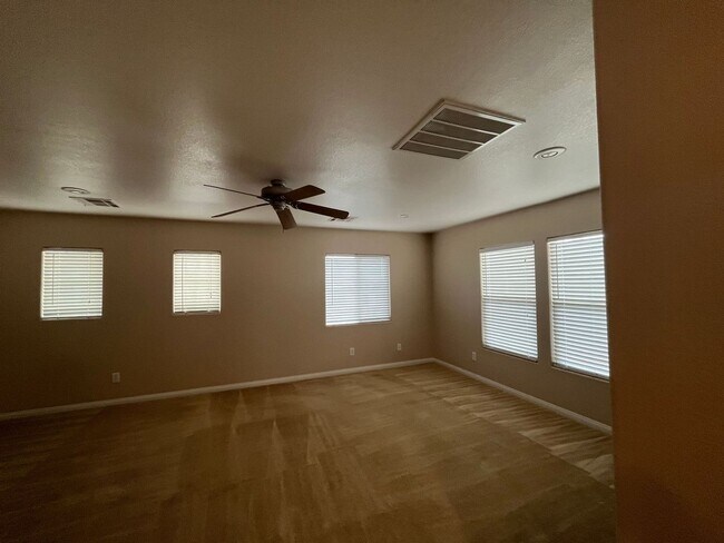 Building Photo - BEAUTIFUL 3 BEDROOM HOME IN THE VISTAS IN SUMMERLIN!