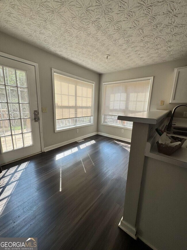 Building Photo - 75 Davis Mill Ct