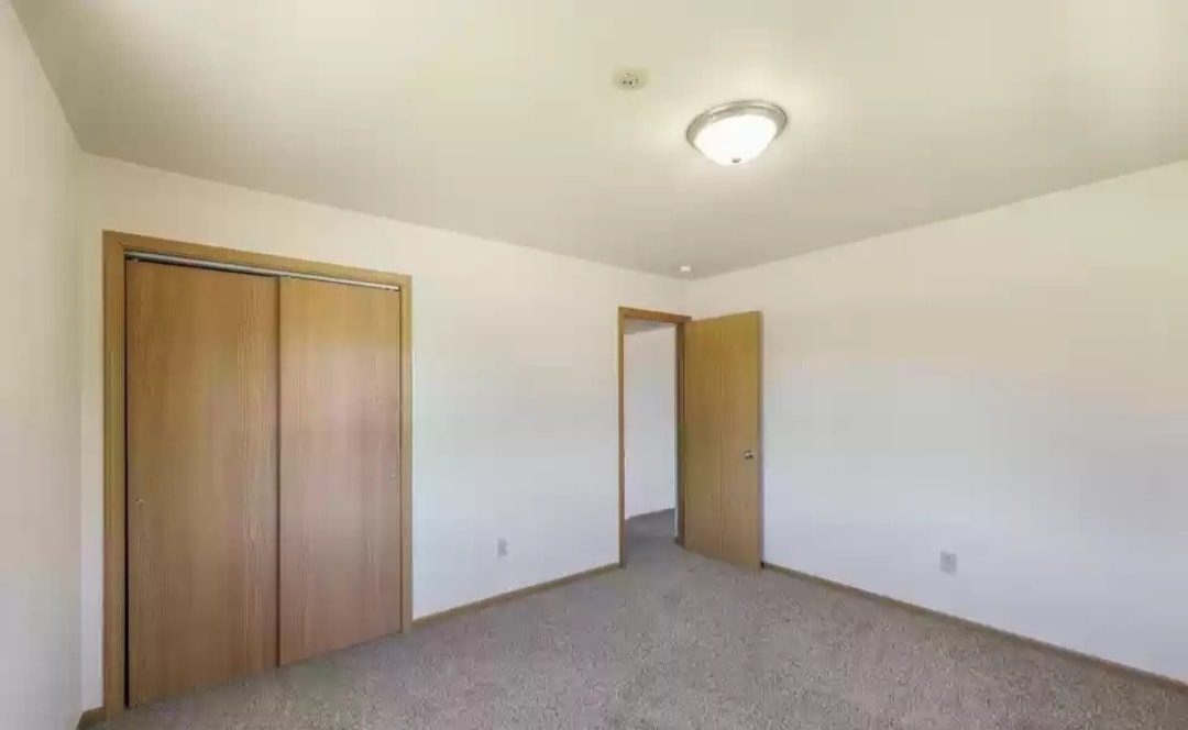 Building Photo - 1700 E 12th St