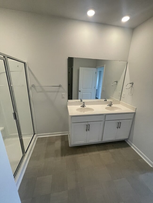 Building Photo - 908 Sea Holly Dr