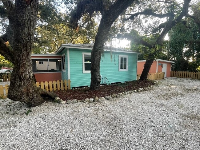 Building Photo - 784 Oak St