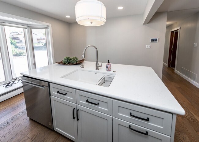 Building Photo - Cozy Home Centrally located Colorado Sprin...
