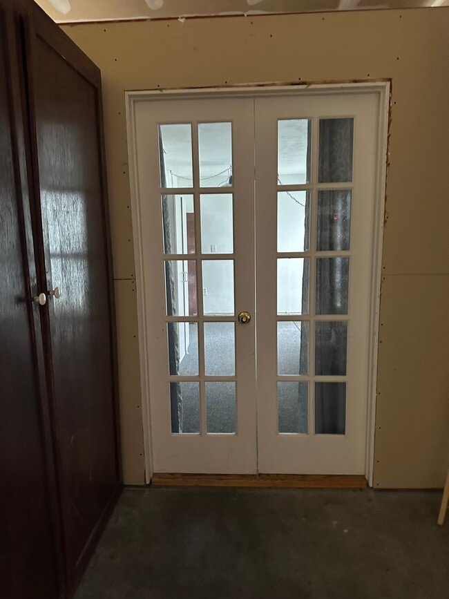 Building Photo - $1,895. - Coming soon! 4 Bed, 2 Bath with ...