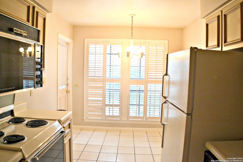 Building Photo - 165 W Rampart Dr