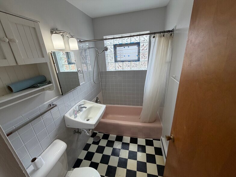 Bathroom - 17828 Park Ave