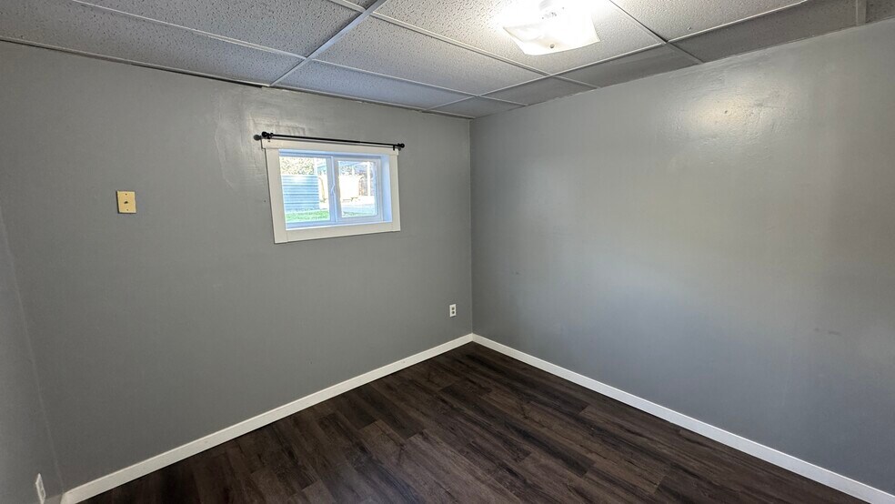 Building Photo - 511 N Platte Ave