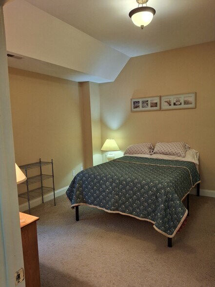 Building Photo - 203 Trinity Way