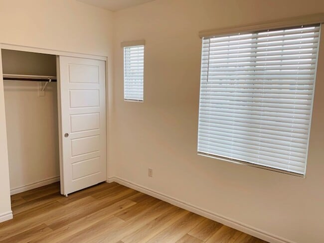 Building Photo - 3 Bedroom Home in Henderson