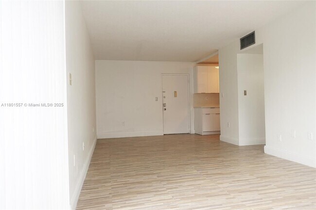 Building Photo - 495 NW 72nd Ave