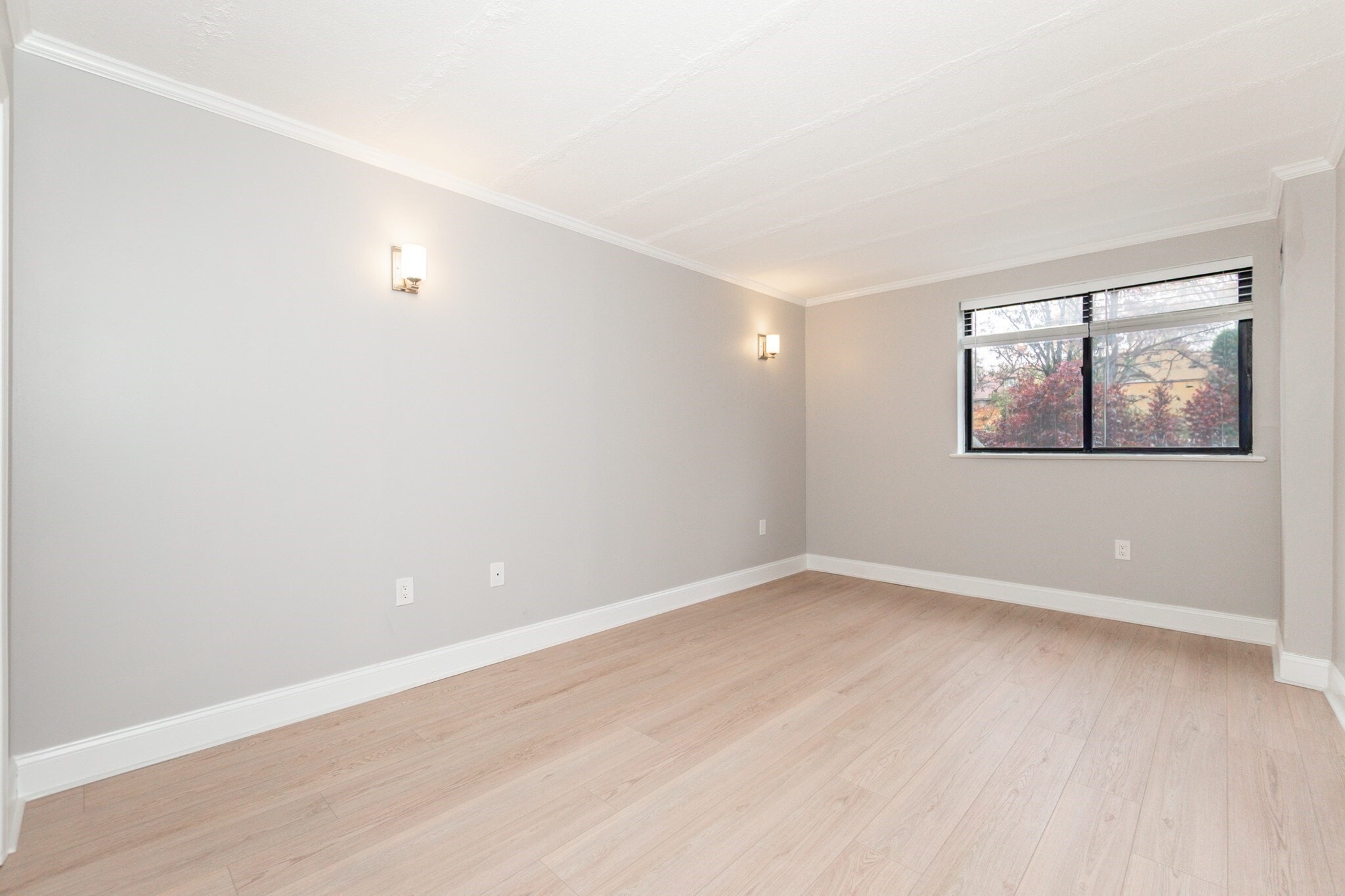 Building Photo - 1933 Commonwealth Ave